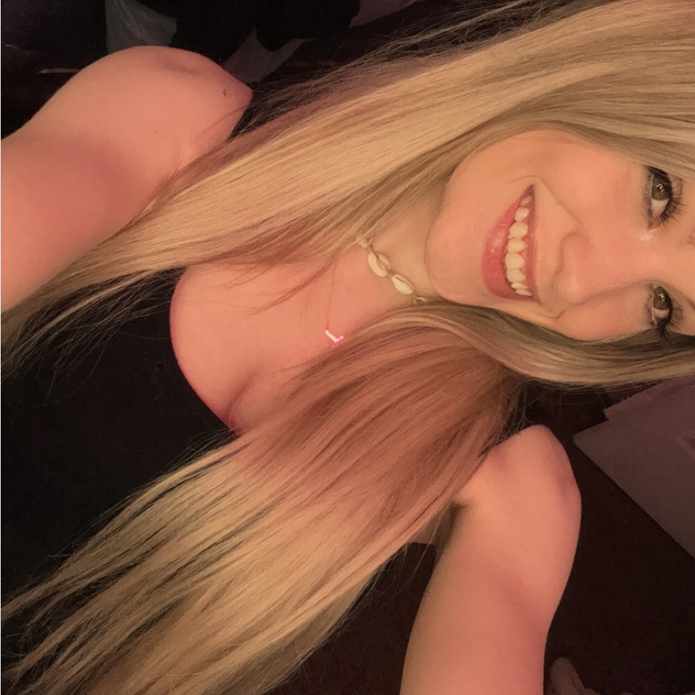 Meet your Posher, Alyssa